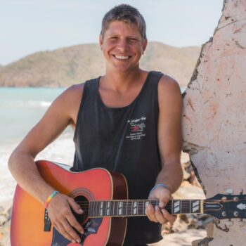 SCOTTY ROHLFSEN LOVANGO LIVE MUSIC    SAINT JOHN ISLAND GUIDE