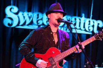 JIMMY LESLIE LIVE MUSIC    SAINT JOHN ISLAND GUIDE