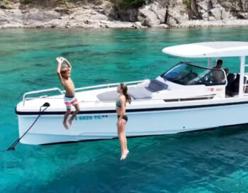 FLYING TIGER - PHOENIX ISLAND CHARTERS - SAINT JOHN ISLAND GUIDE